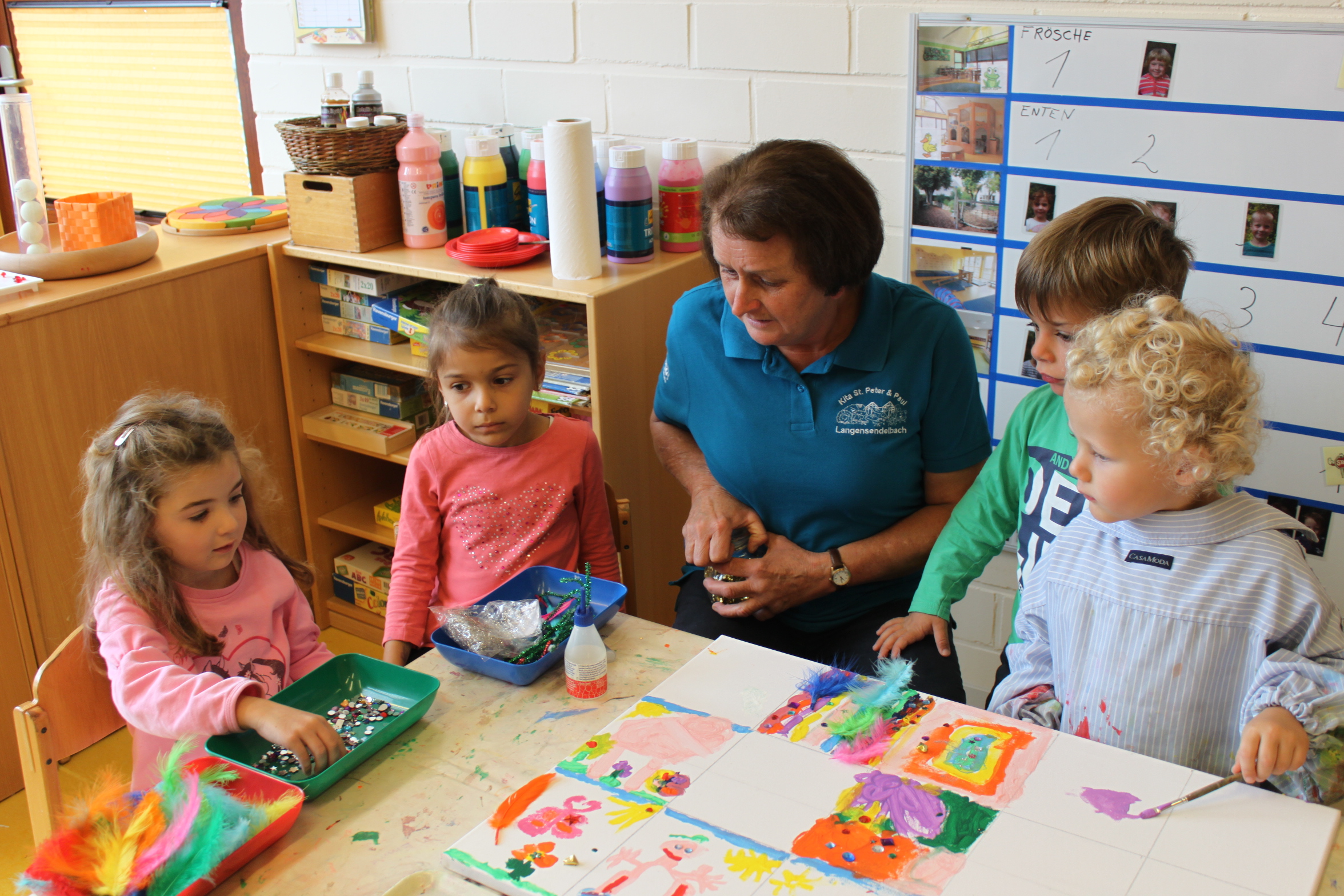 Erika Polster mit den Kindern